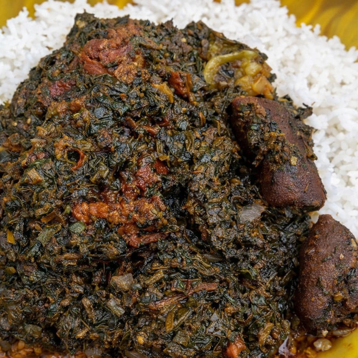 Sauce n’zassa de feuilles : recette ivoirienne