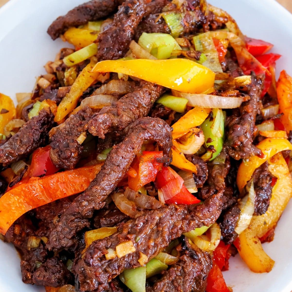 Sauté de bœuf aux légumes colorés