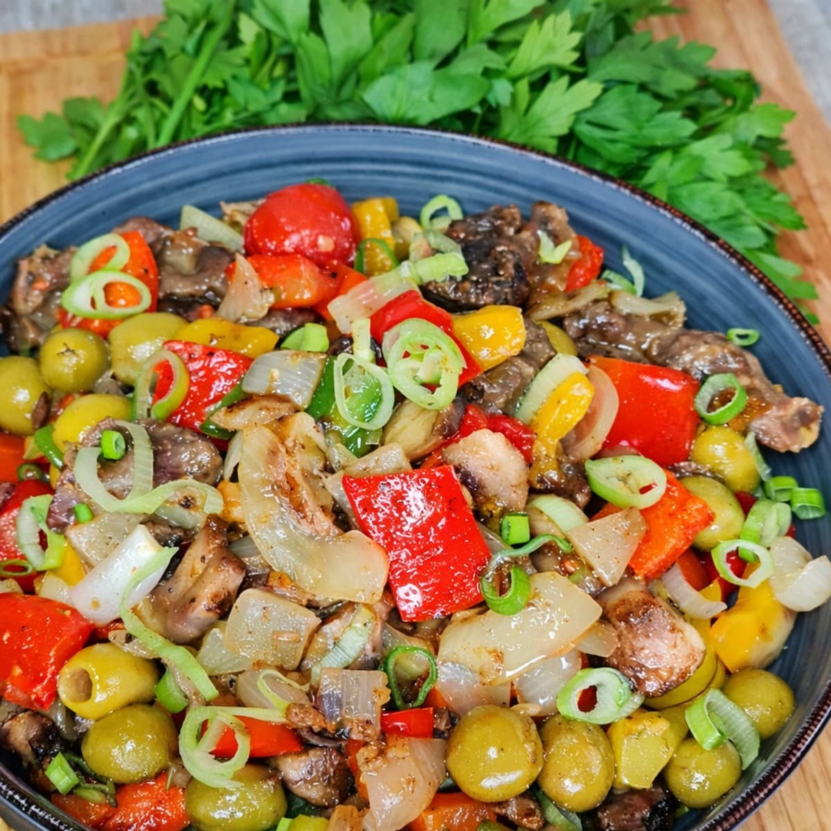 Sauté de gésiers et champignons aux légumes