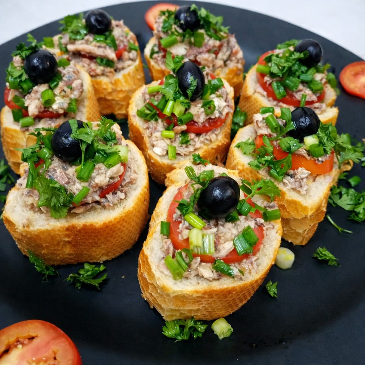 Toasts de rondelles de pain sardine