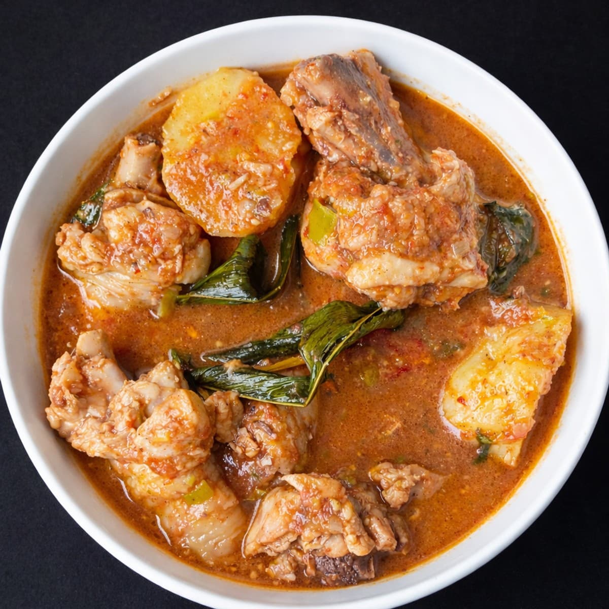 Pépé soupe au poulet : bouillon africain réconfortant