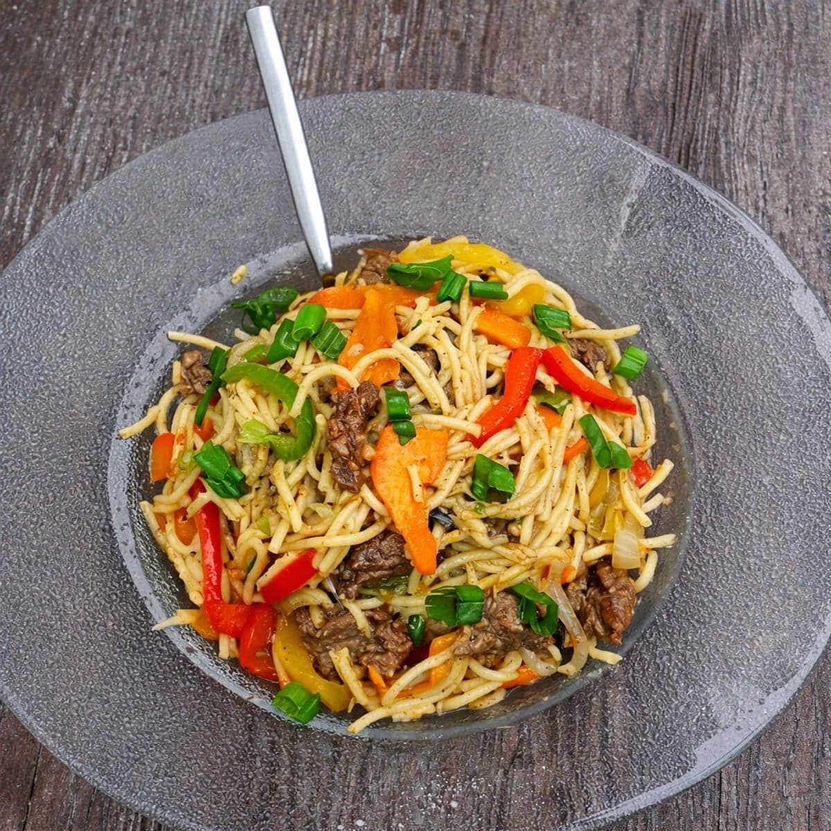 Spaghettis épicés à la viande et légumes : recette