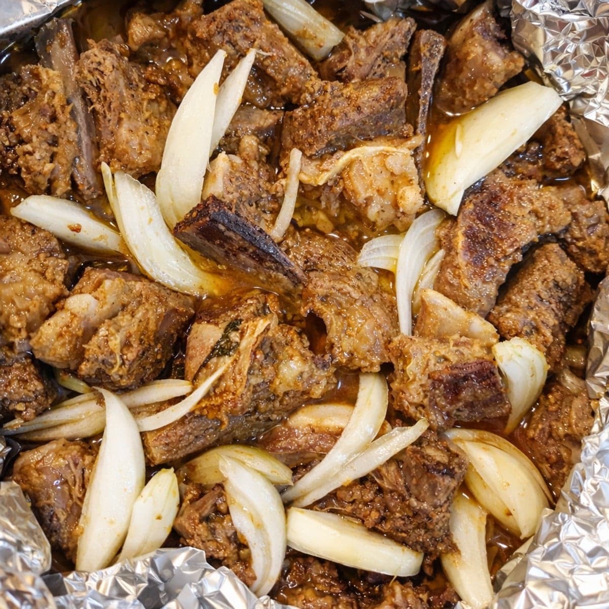 Mouton rôti au four : recette fondante et dorée