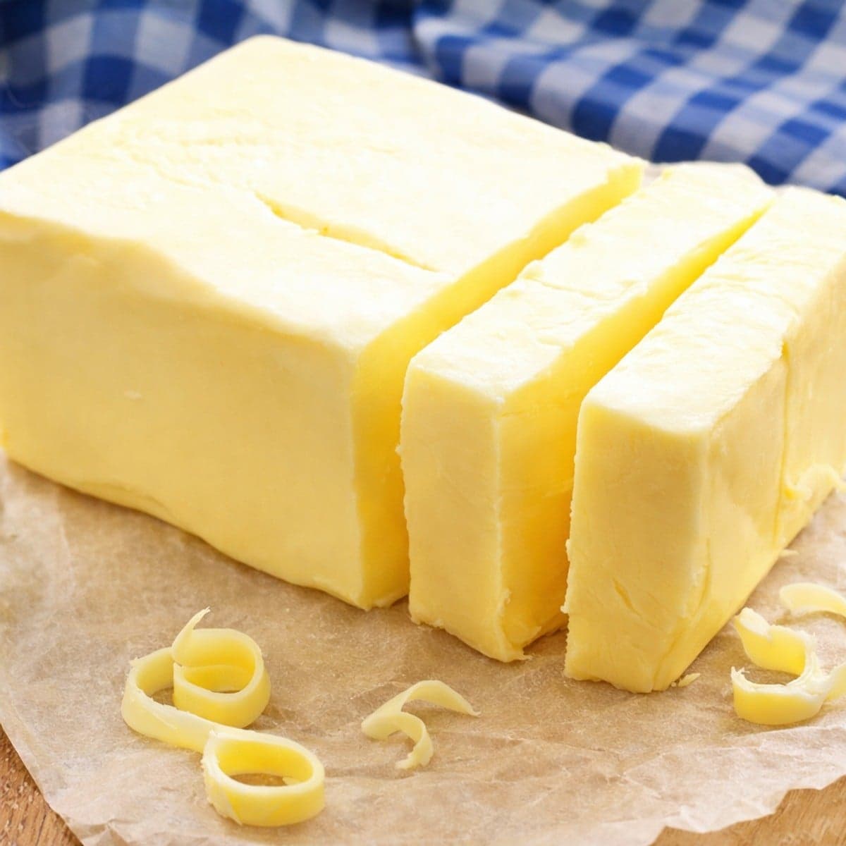 Maîtriser l’Art d’Utiliser le Beurre en Cuisine: Guide Complet et Astuces de Chef