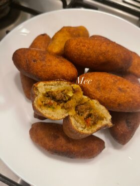 Beignets de manioc fourrés : croustillants dehors, savoureux dedans !