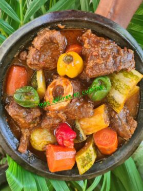 Boeuf à la tomate et légumes