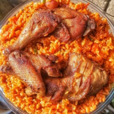 Riz Jollof au Poulet : Un Délice Africain Coloré